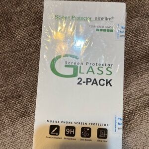 NWT 2 Pack Glass Screen Protectors -For iPhone 8/7/6S/6